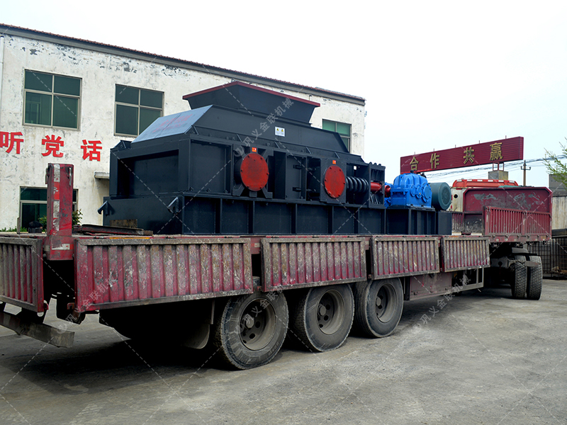 對(duì)輥破碎機(jī)在制砂工作中有哪些優(yōu)勢(shì)？