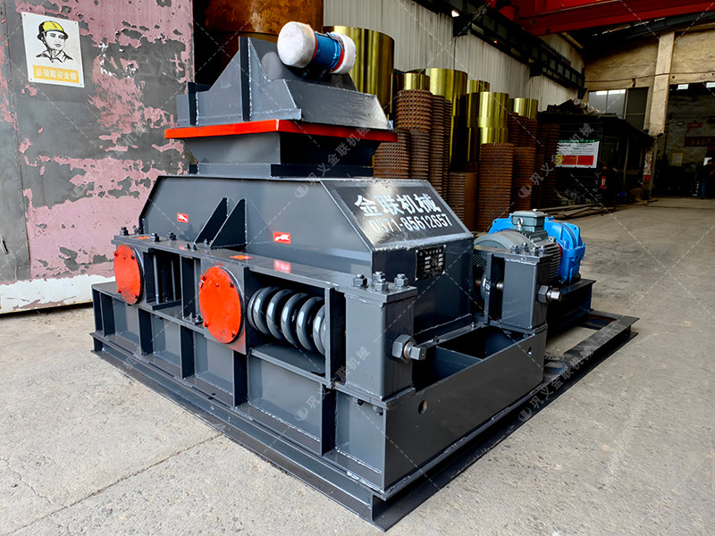 中型直連式對(duì)輥制砂機(jī)設(shè)備發(fā)貨圖片