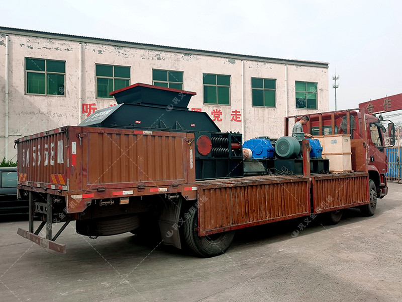 2PG1208大型對輥破碎機(jī)發(fā)往湖北