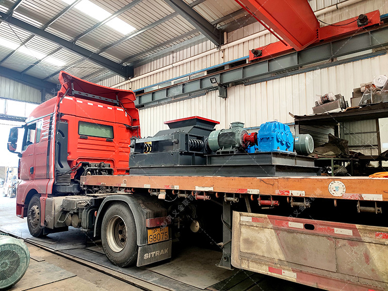 中型600x750直聯(lián)雙齒輥破碎機發(fā)貨 發(fā)往廣東